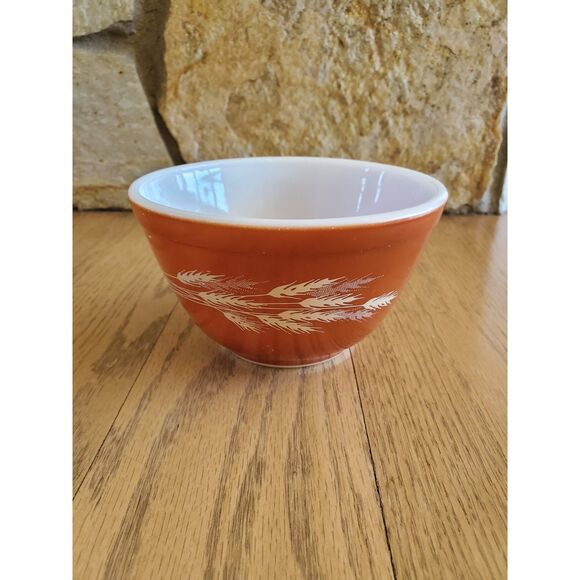 Vintage PYREX Autumn Harvest Wheat Mixing Bowl #401 Small 750ML w/Scratches GUC - Picture 1 of 9
